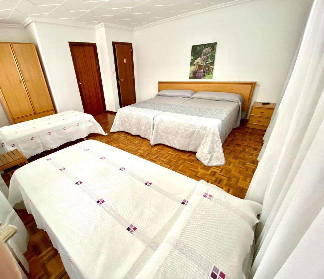 Garden Lodge Hostal Evencio Рибадавия Екстериор снимка