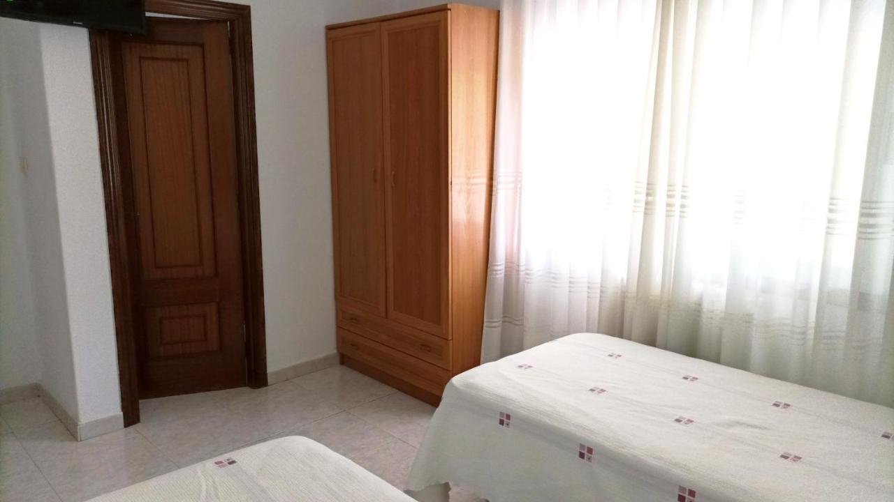 Garden Lodge Hostal Evencio Рибадавия Екстериор снимка