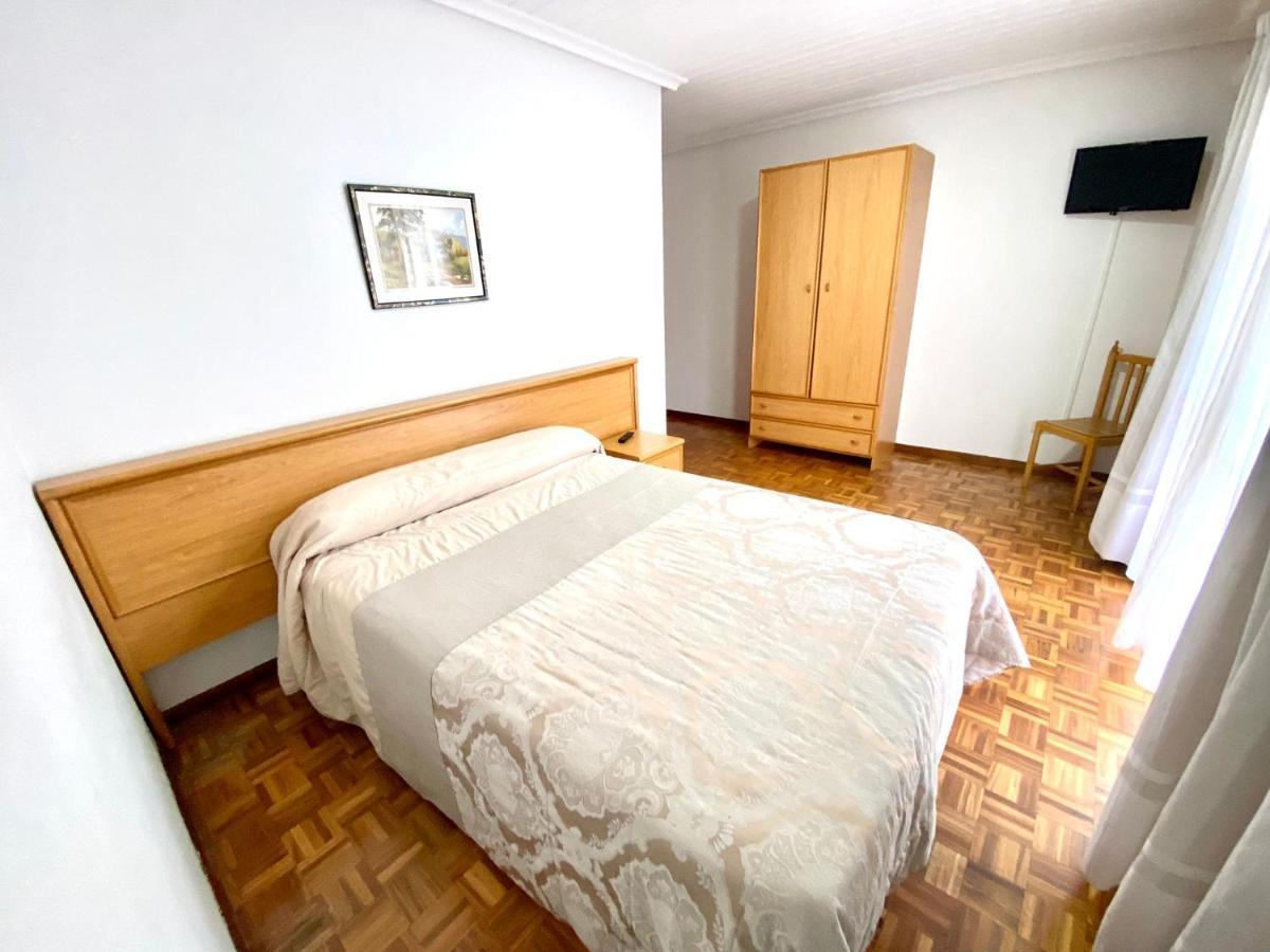 Garden Lodge Hostal Evencio Рибадавия Екстериор снимка