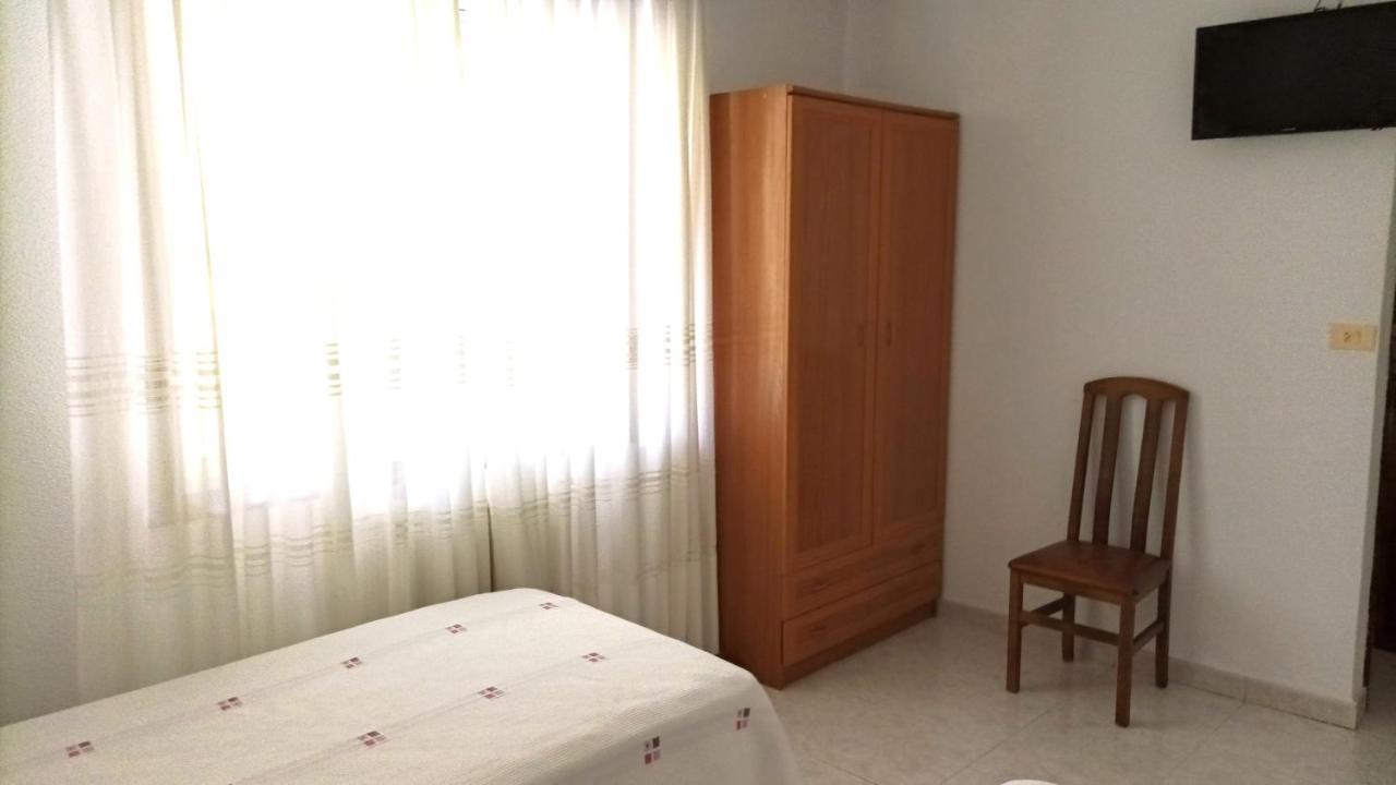 Garden Lodge Hostal Evencio Рибадавия Екстериор снимка