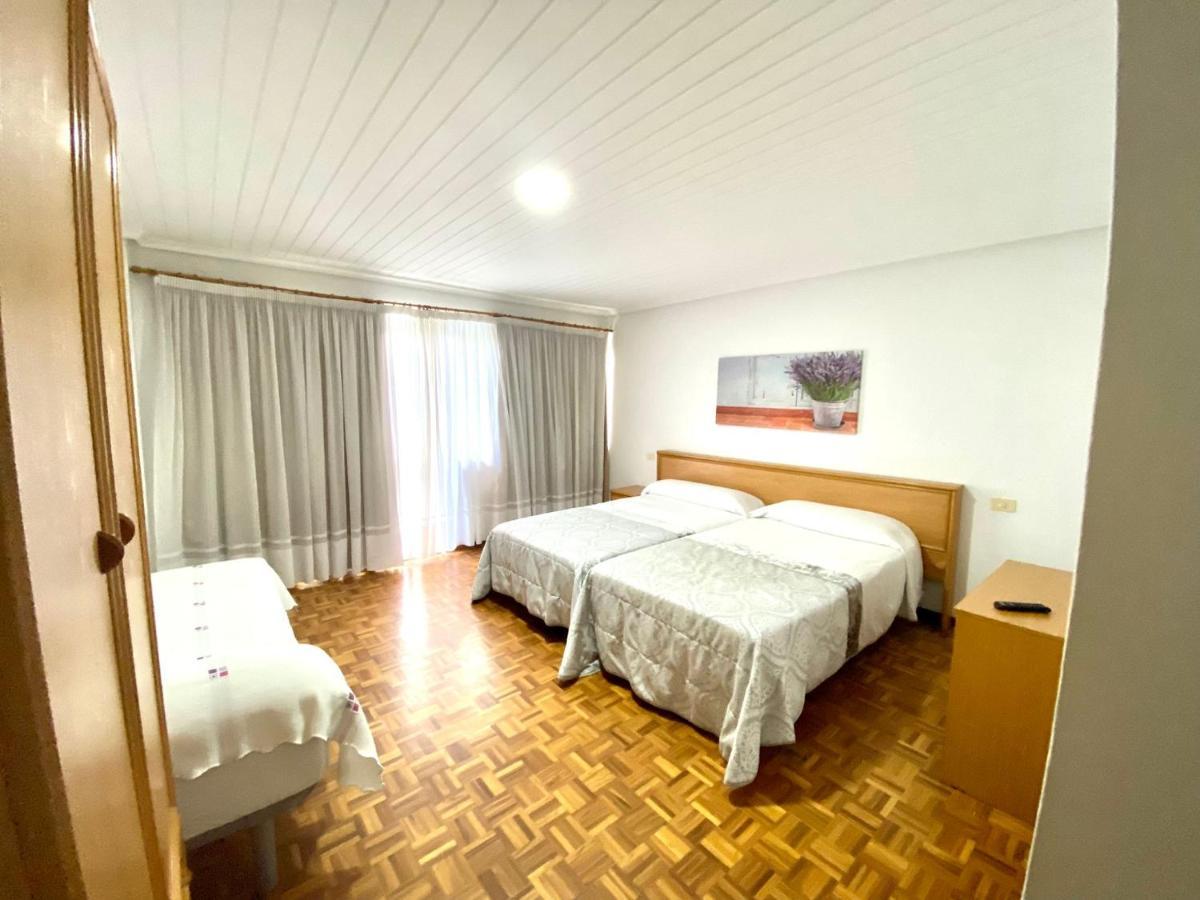 Garden Lodge Hostal Evencio Рибадавия Екстериор снимка