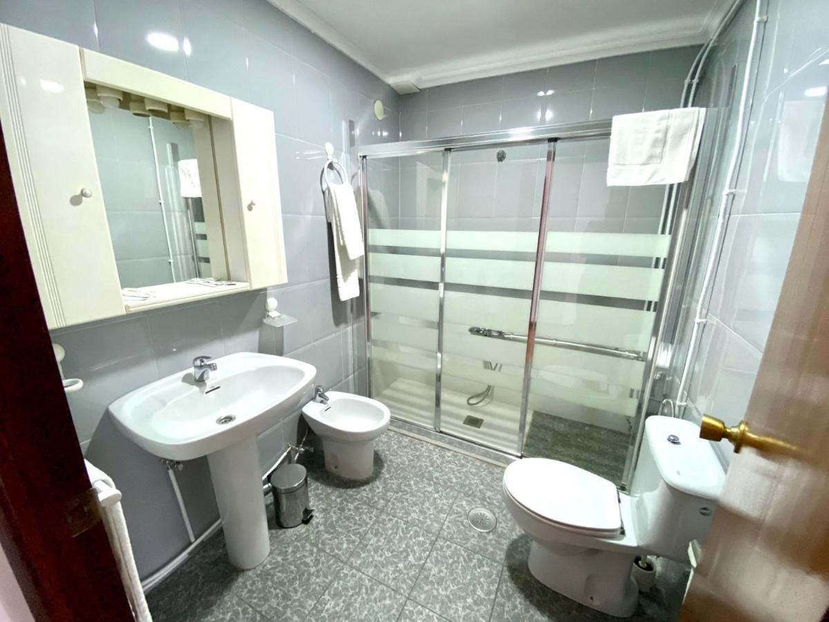 Garden Lodge Hostal Evencio Рибадавия Екстериор снимка