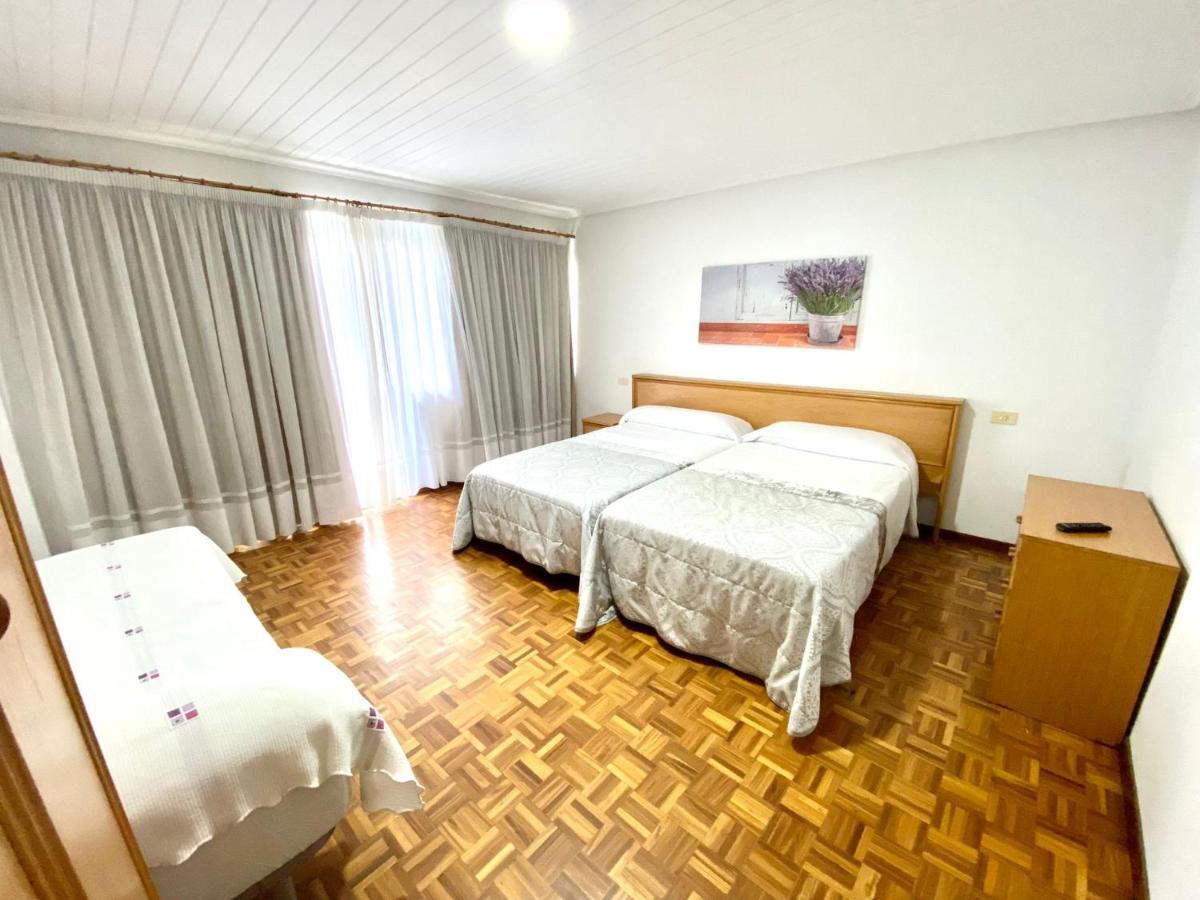 Garden Lodge Hostal Evencio Рибадавия Екстериор снимка