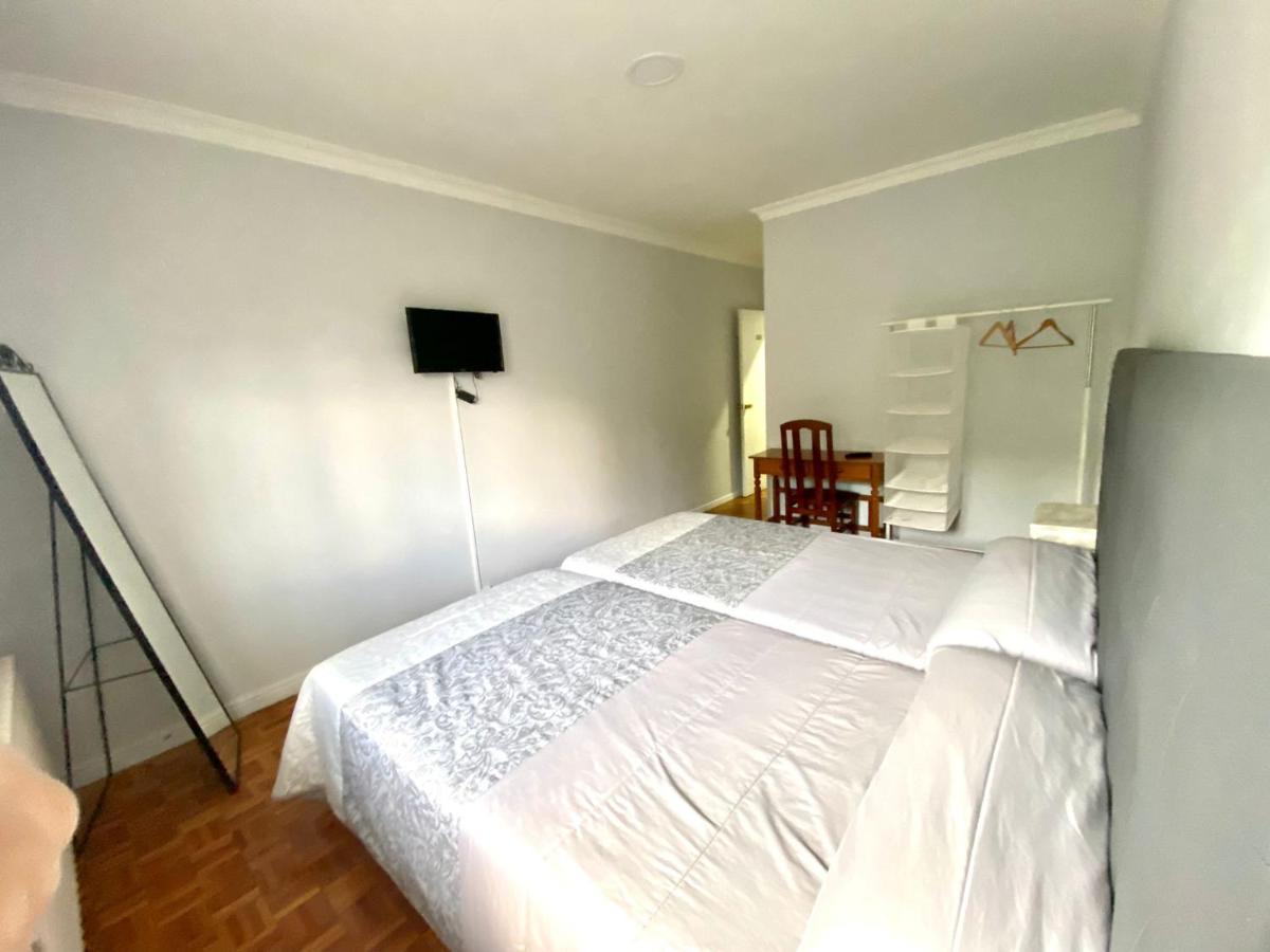 Garden Lodge Hostal Evencio Рибадавия Екстериор снимка